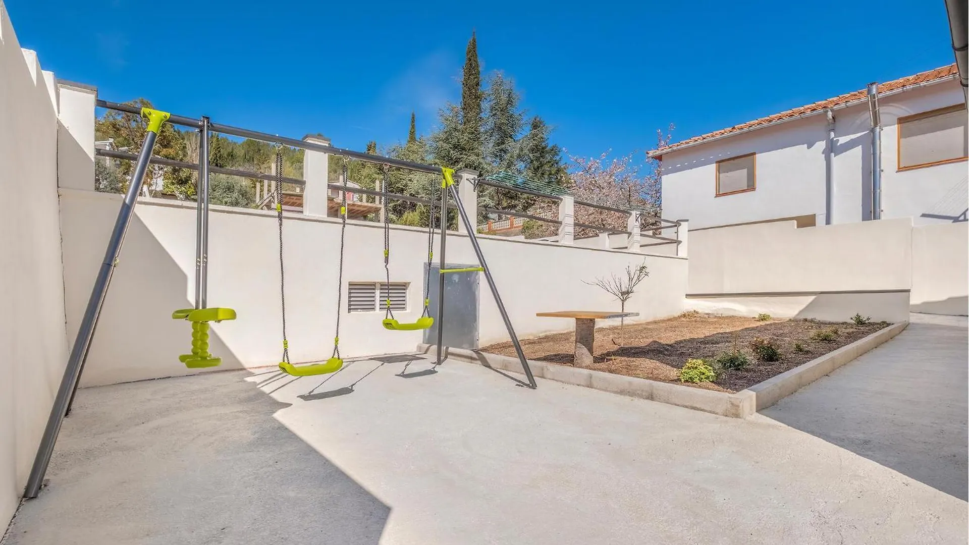 Cozy Home In Pontons With Wifi Holiday home