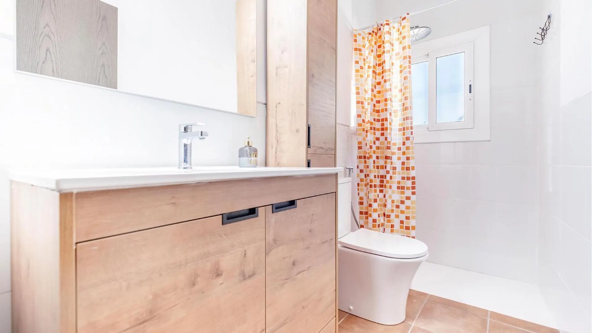 Cozy Home In Pontons With Wifi